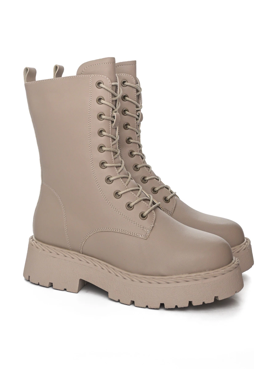 Полусапоги цвета пудры с рельефным протектором